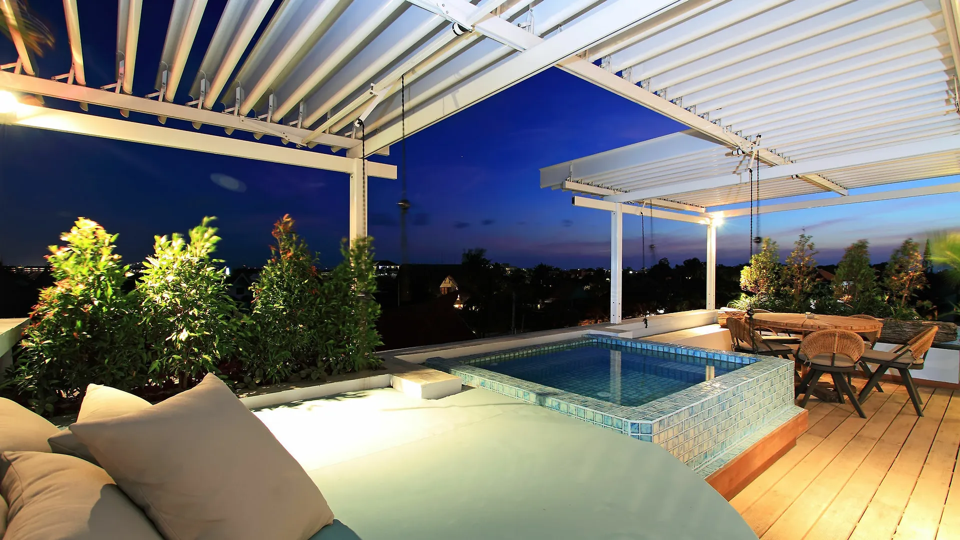 Sandikala Penthouse - Rooftop 1 Bdr Appartment With Amazing View - Oberoi Seminyak  0*, Seminyak (Bali)