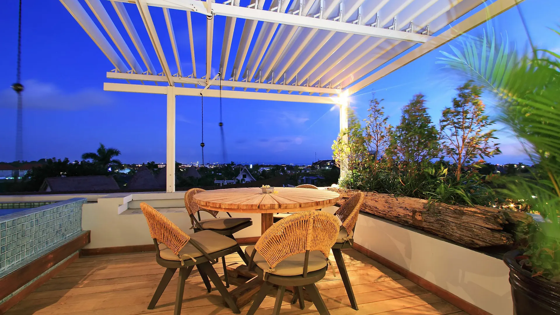 Apartamento Sandikala Penthouse - Rooftop 1 Bdr Appartment With Amazing View - Oberoi Seminyak Indonésia